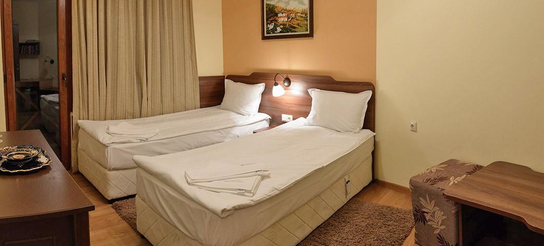 Family Hotel Balkanci Uzana Exterior foto